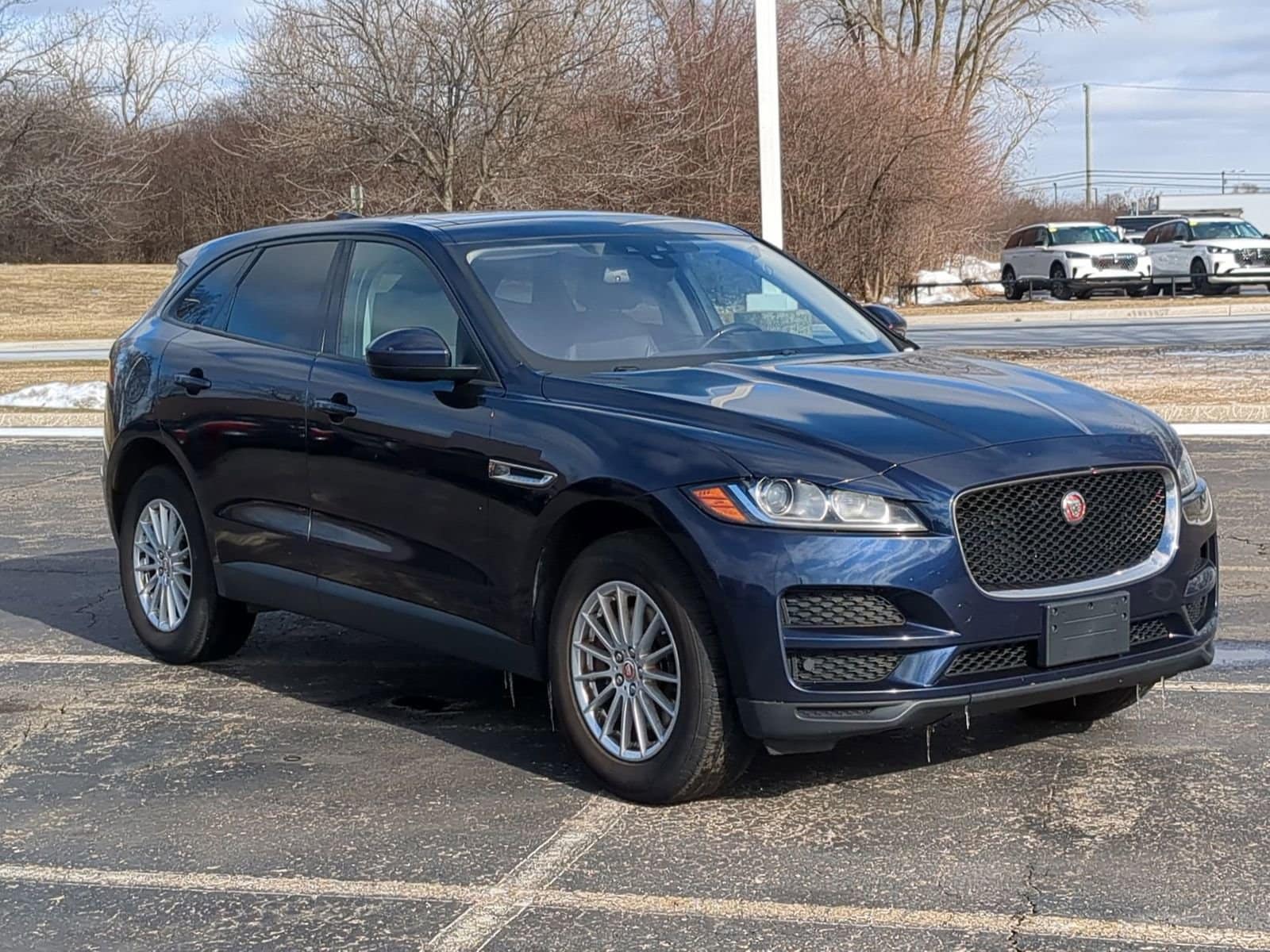Thumbnail: 2017 Jaguar F-Pace - 16