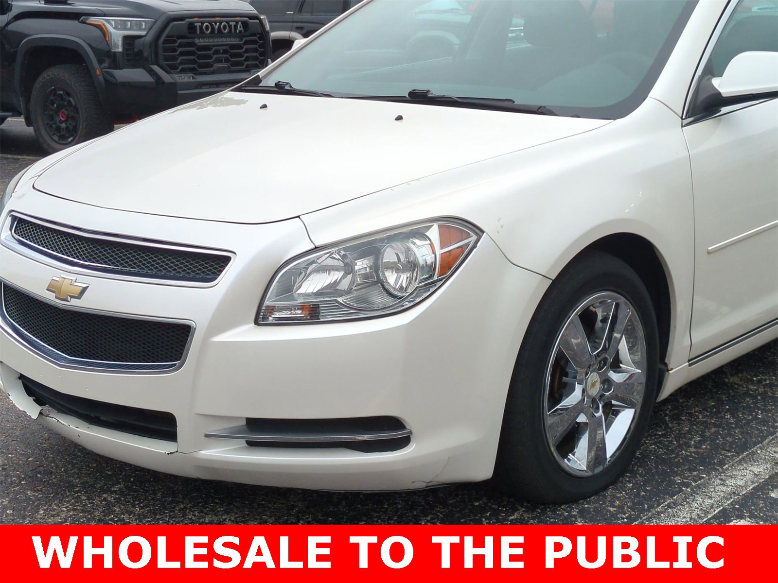 Thumbnail: 2011 Chevrolet Malibu - 11