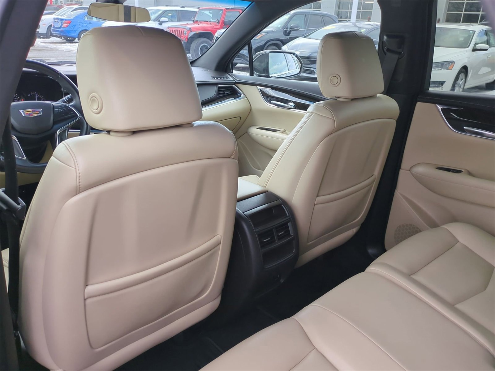 Thumbnail: 2018 Cadillac XT5 - 18