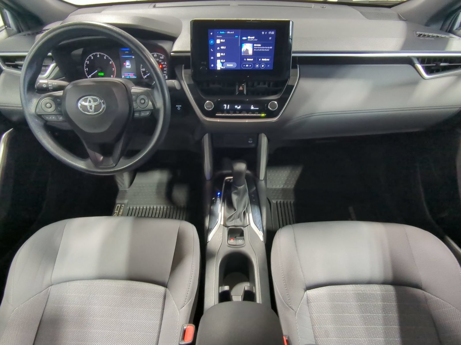 2024 Toyota Corolla Cross S - Photo 15