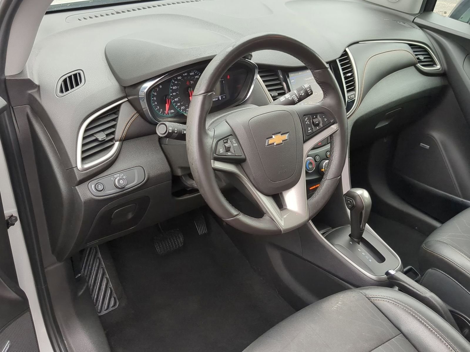 Thumbnail: 2020 Chevrolet Trax - 10