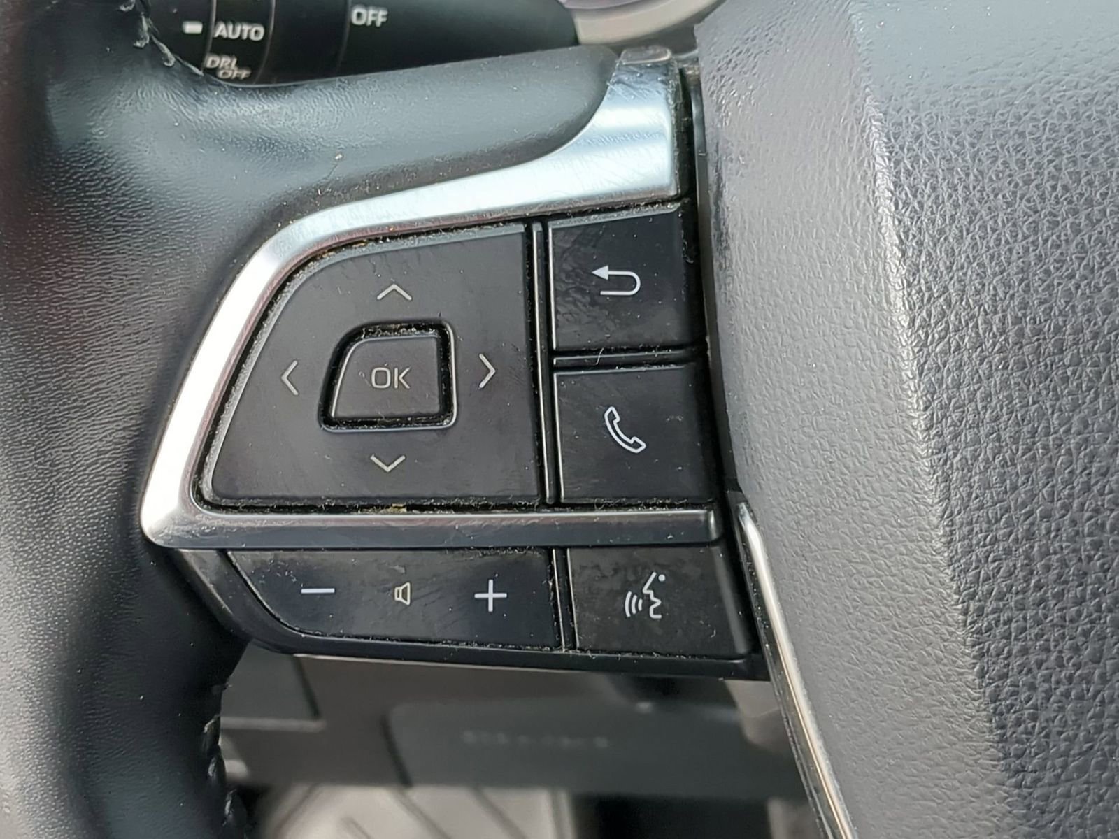 Thumbnail: 2021 Toyota Highlander - 32