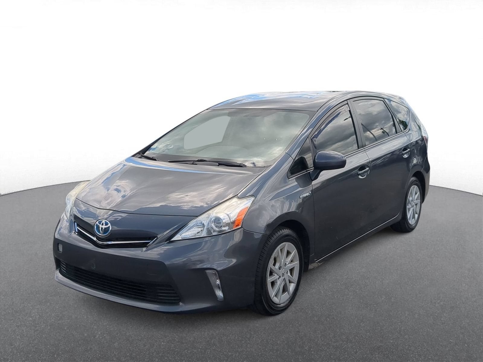 Thumbnail: 2013 Toyota Prius v - 4