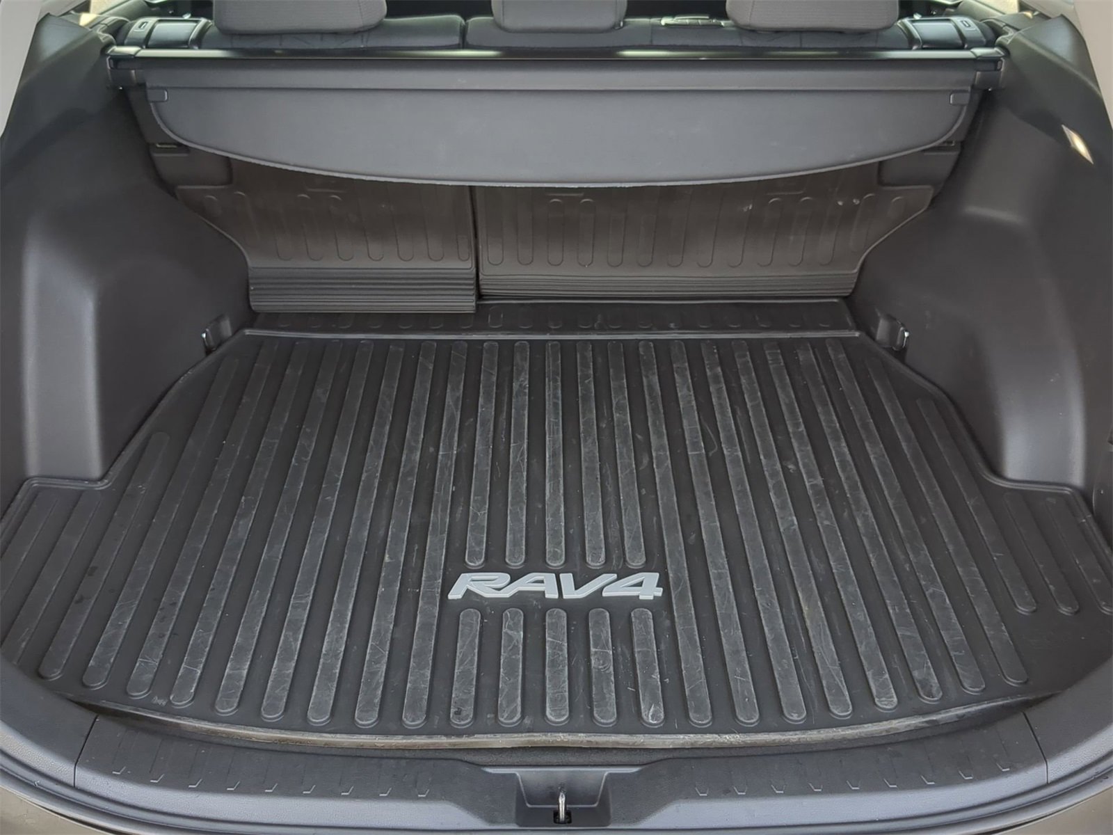 Thumbnail: 2025 Toyota RAV4 - 39