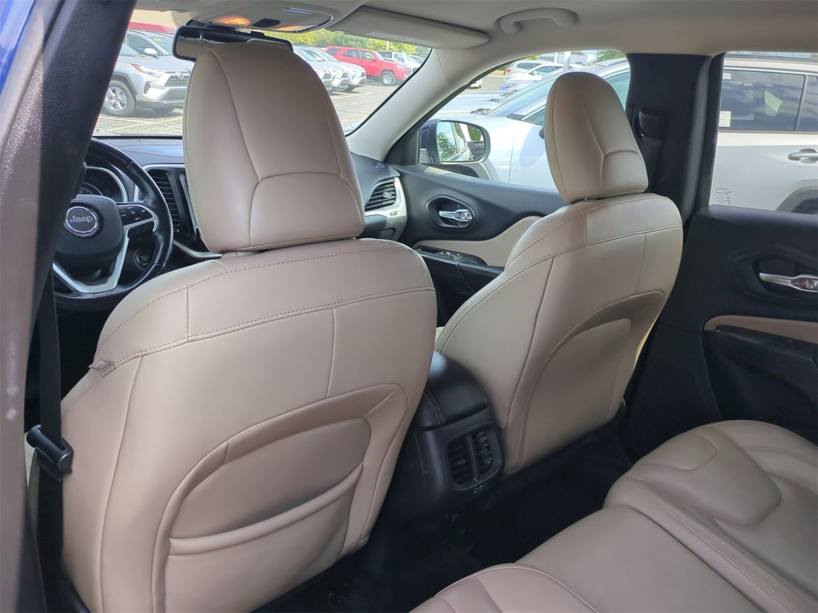 Thumbnail: 2015 Jeep Cherokee - 18