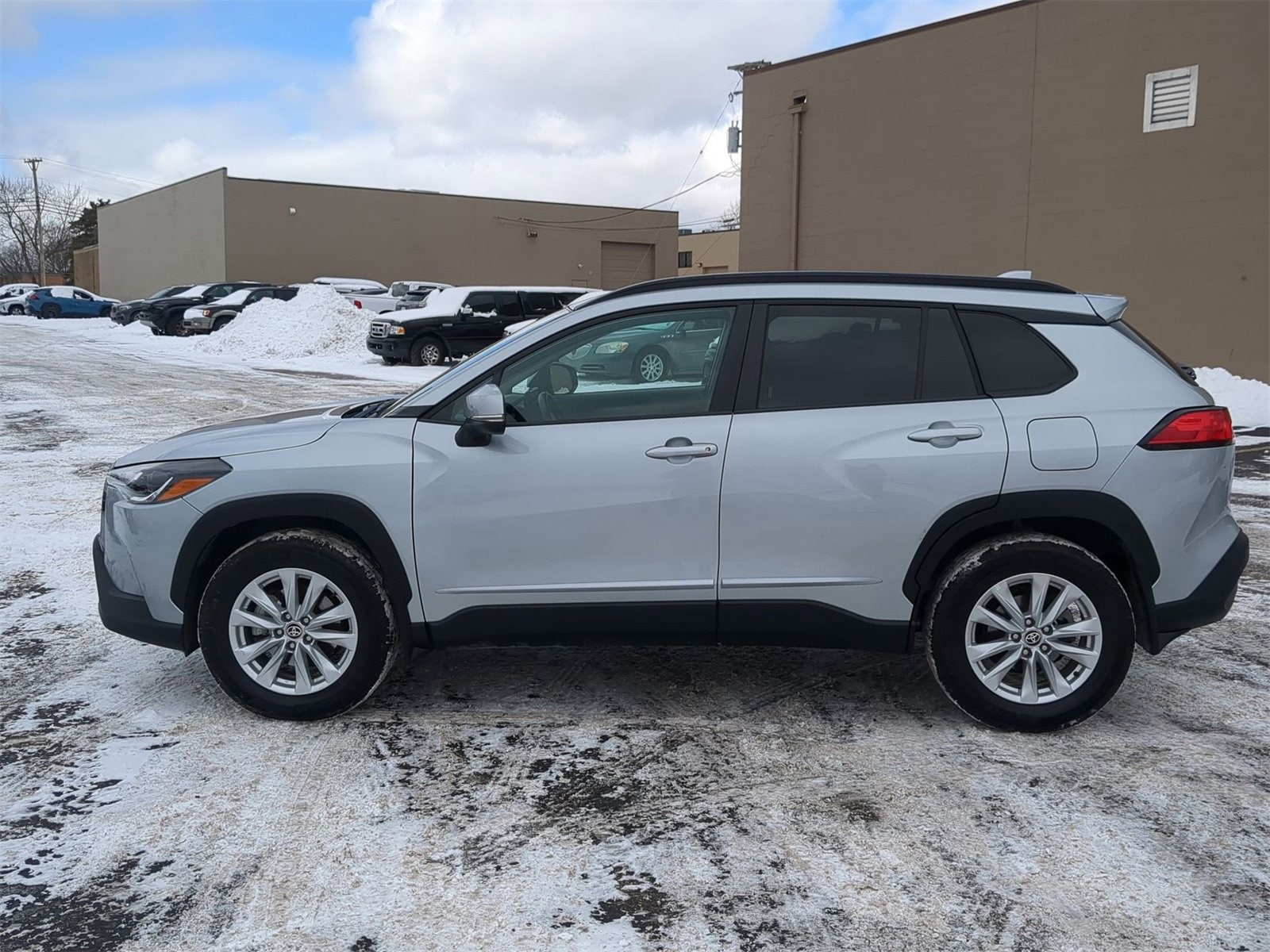 Thumbnail: 2023 Toyota Corolla Cross - 11