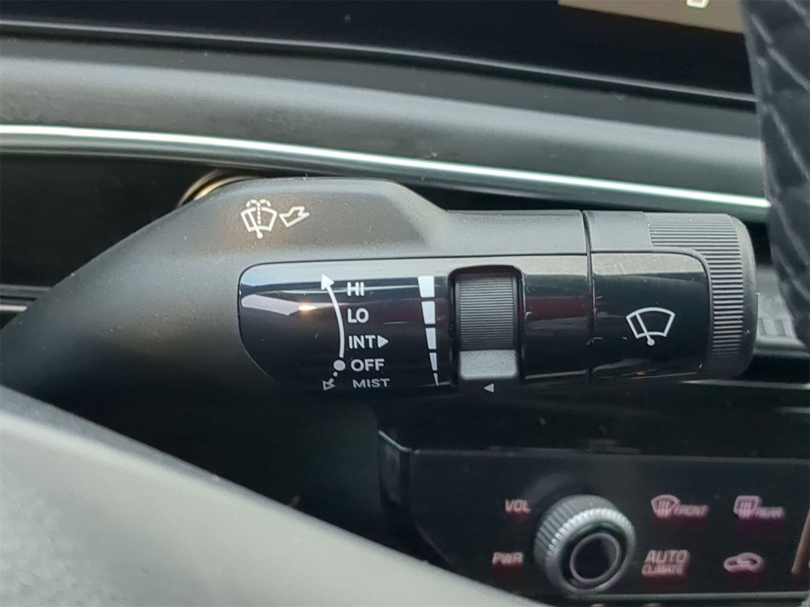 Thumbnail: 2025 Kia K5 - 25