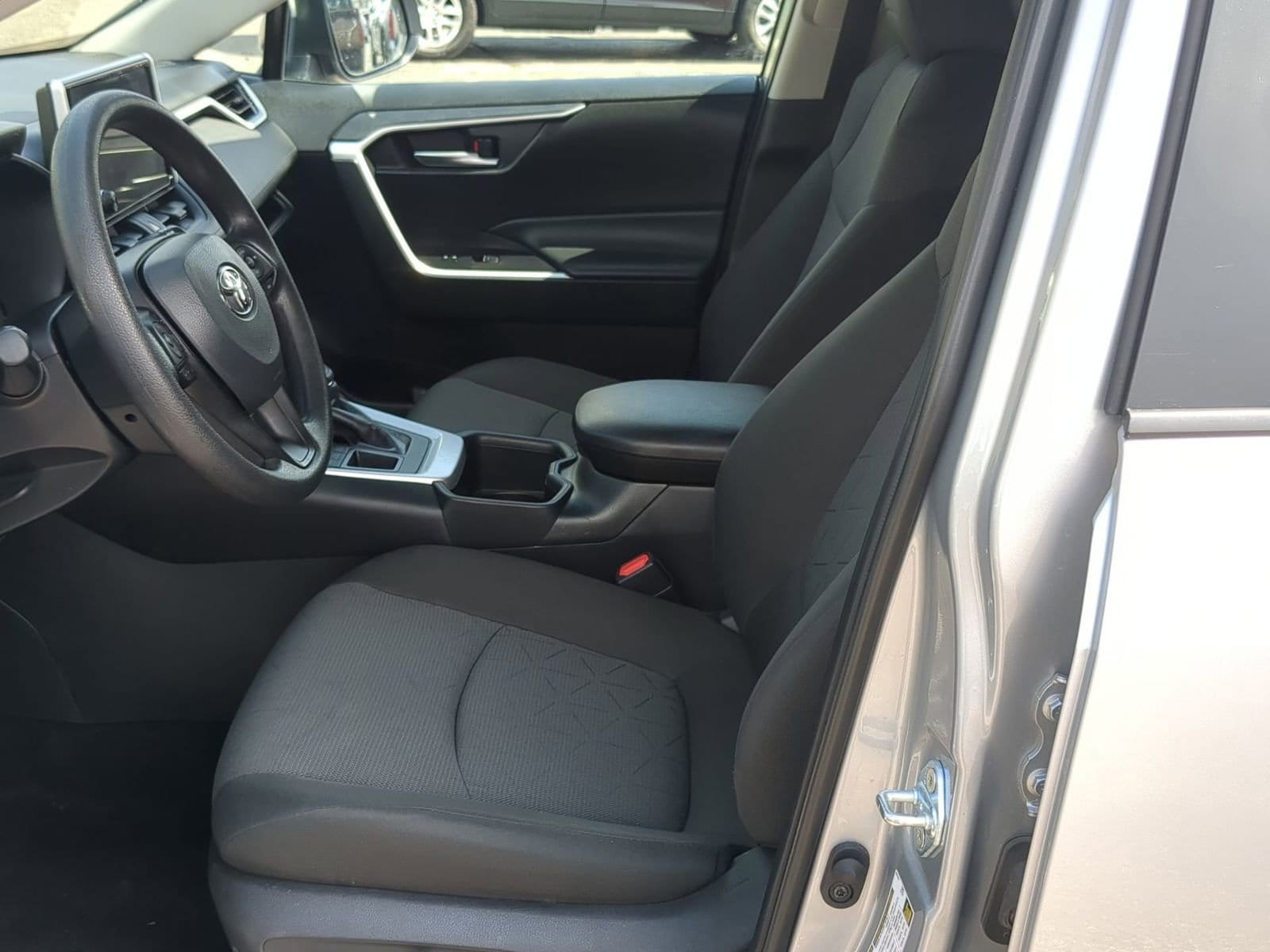 Thumbnail: 2025 Toyota RAV4 - 16