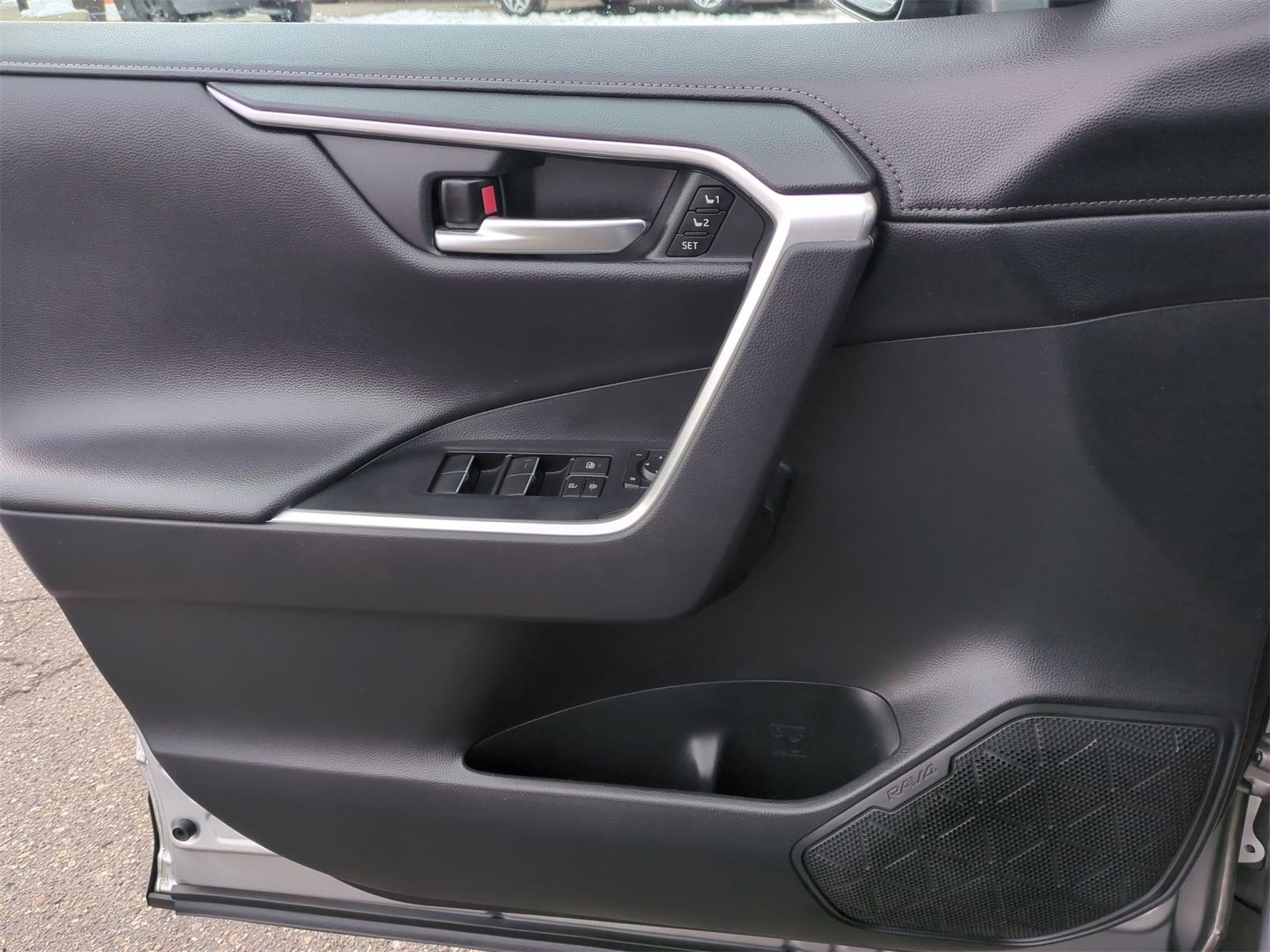 Thumbnail: 2019 Toyota RAV4 - 31