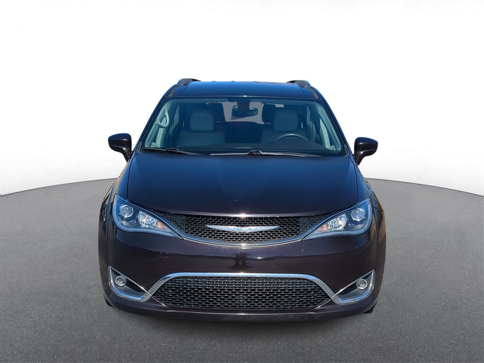 Thumbnail: 2018 Chrysler Pacifica - 3