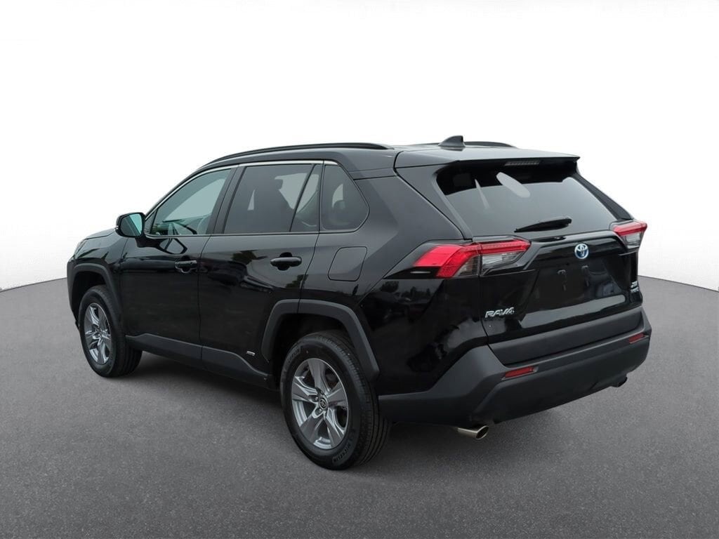 2022 Toyota RAV4 XLE 6