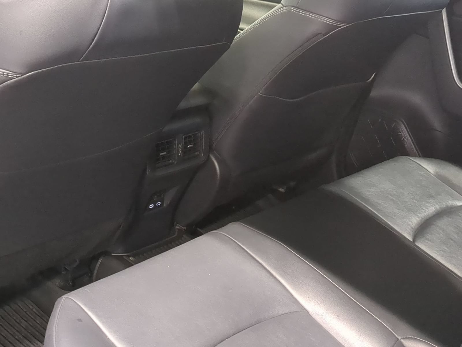 2024 Toyota RAV4 XLE Premium - Photo 18