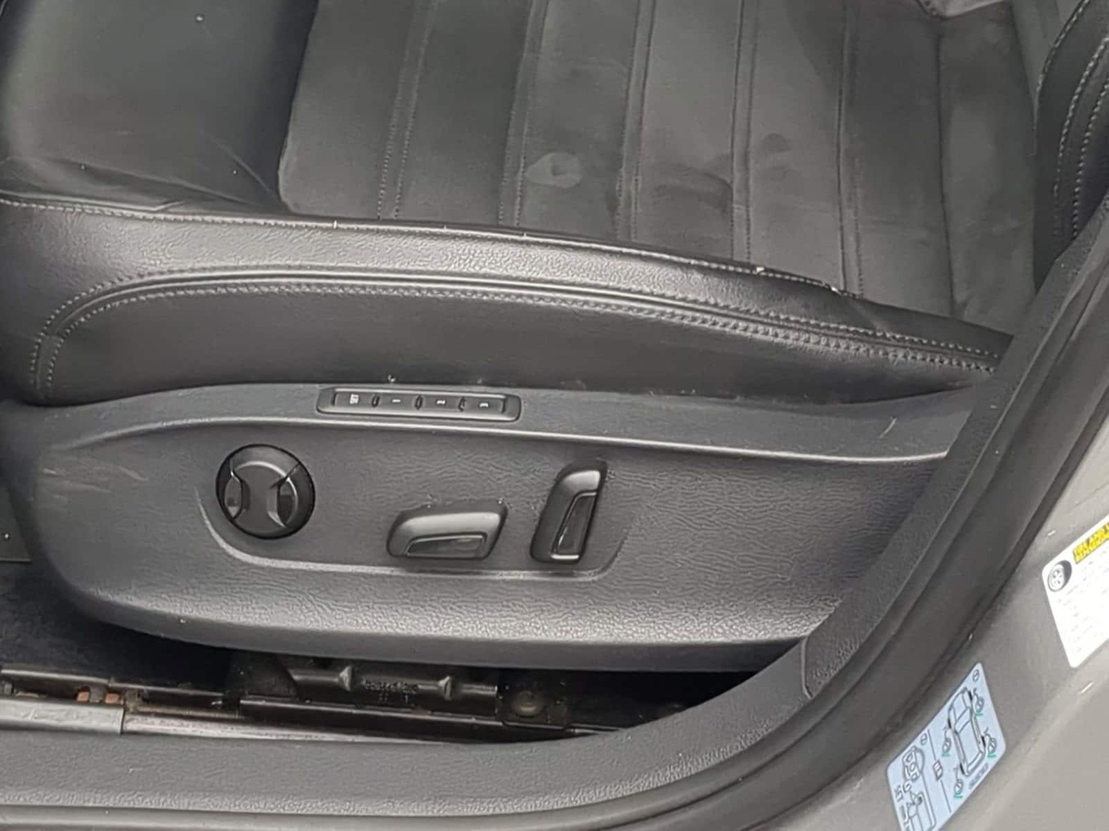 Thumbnail: 2014 Volkswagen Passat - 17