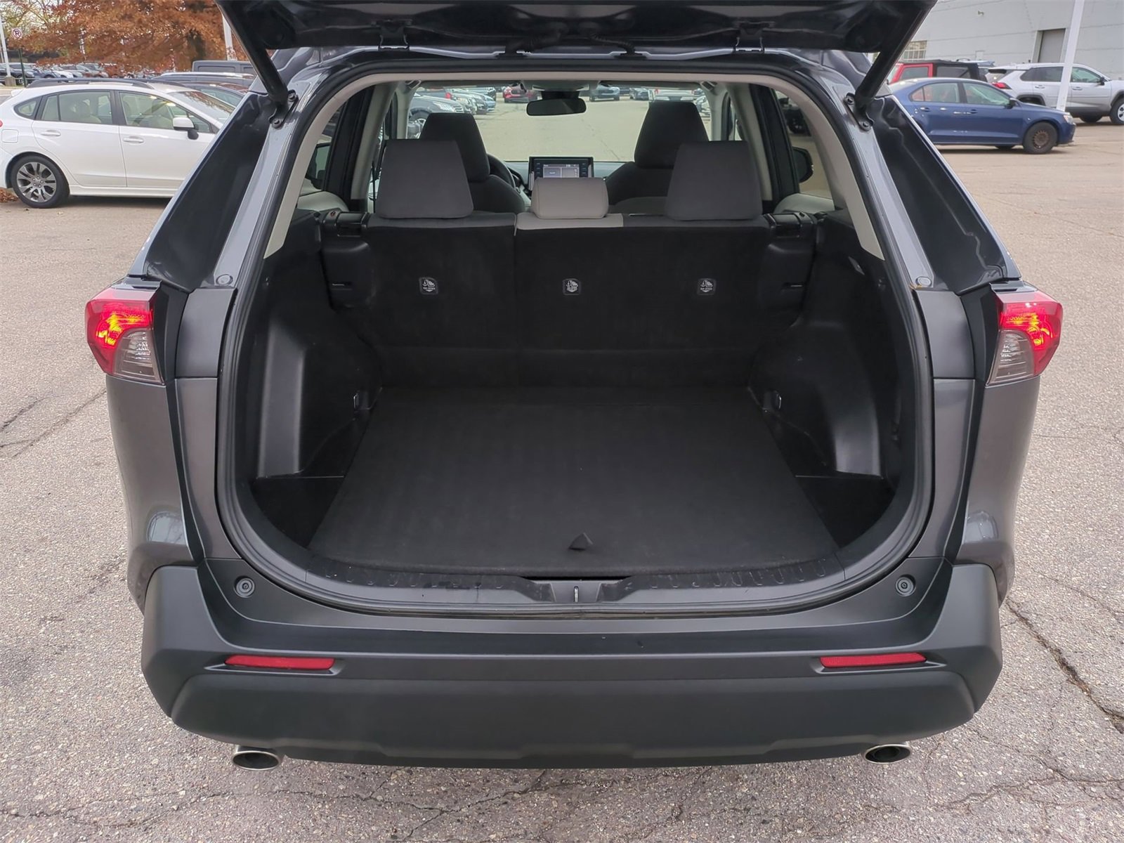 Thumbnail: 2019 Toyota RAV4 - 34