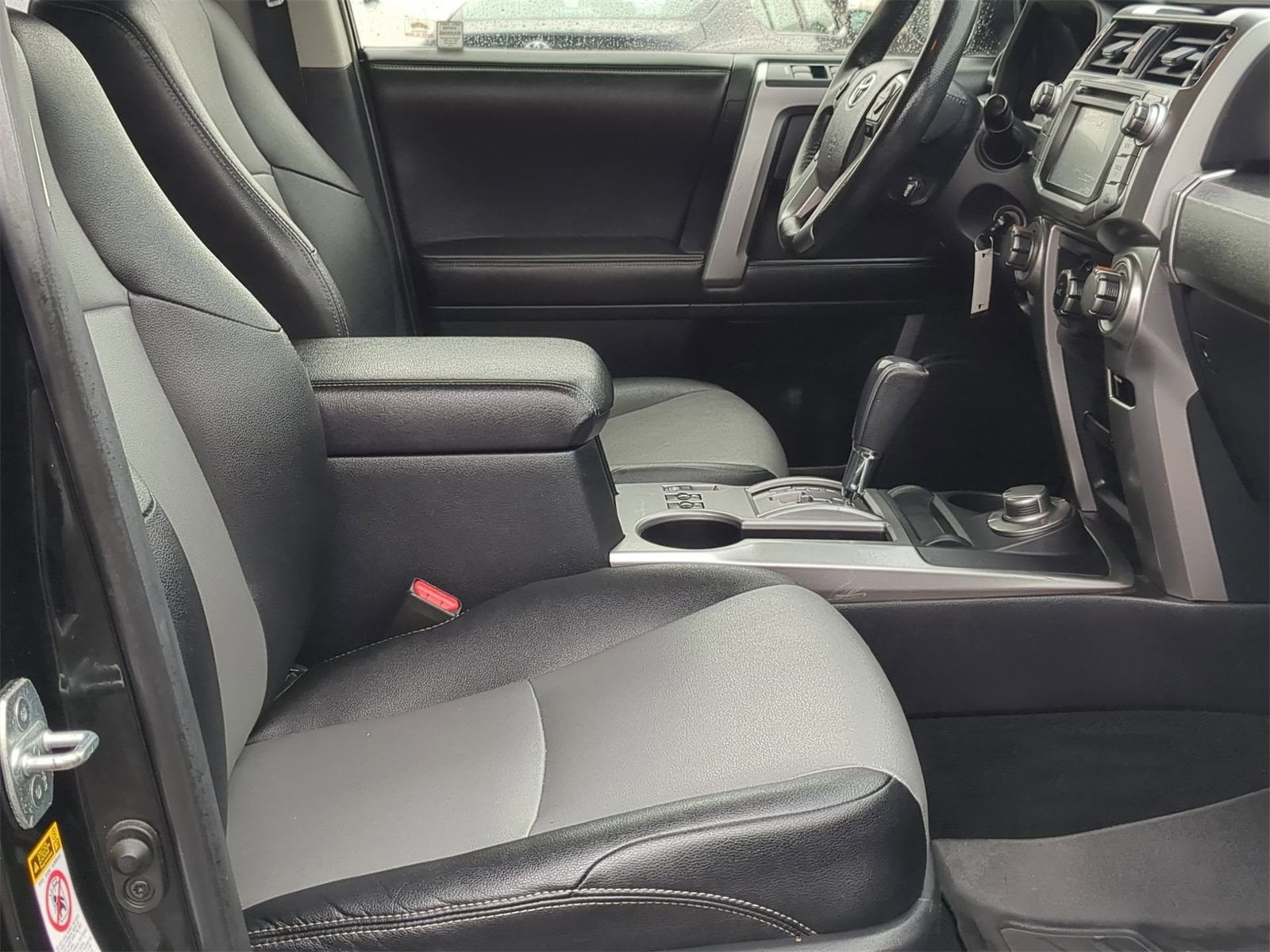 Thumbnail: 2015 Toyota 4Runner - 28