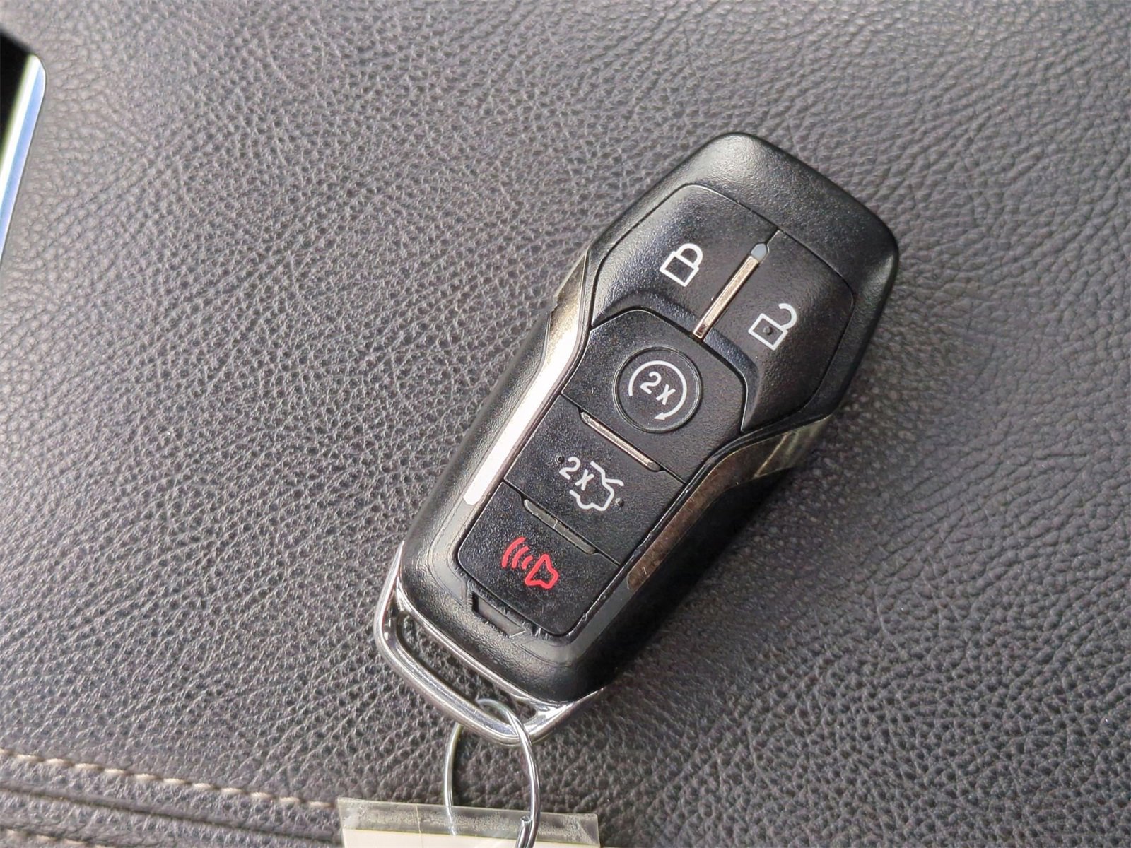 Thumbnail: 2015 Lincoln MKZ - 30