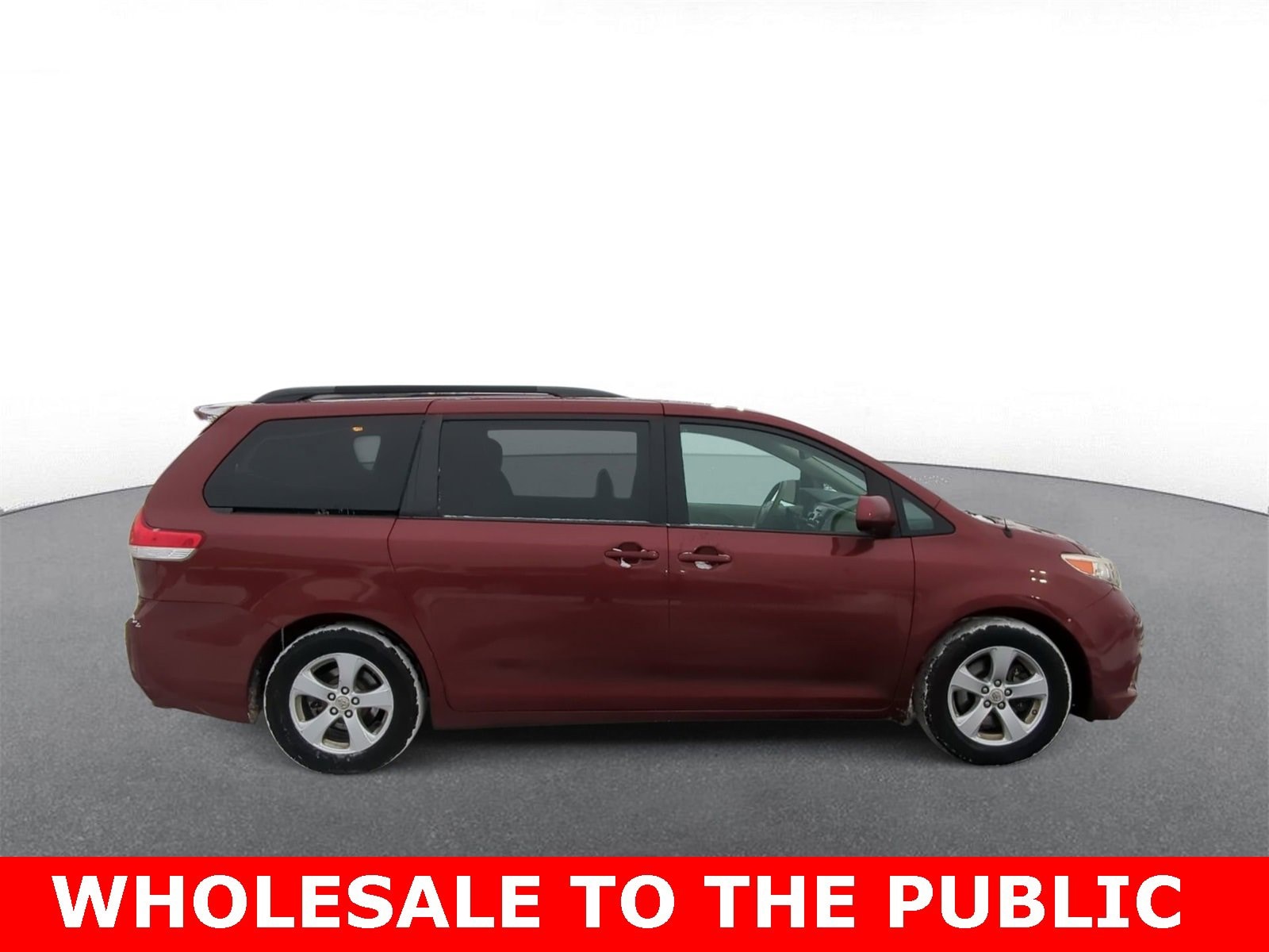 Thumbnail: 2012 Toyota Sienna - 9