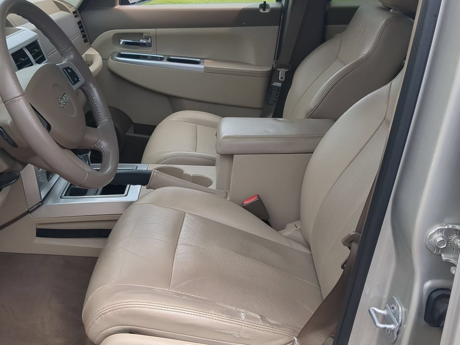 Thumbnail: 2009 Jeep Liberty - 16