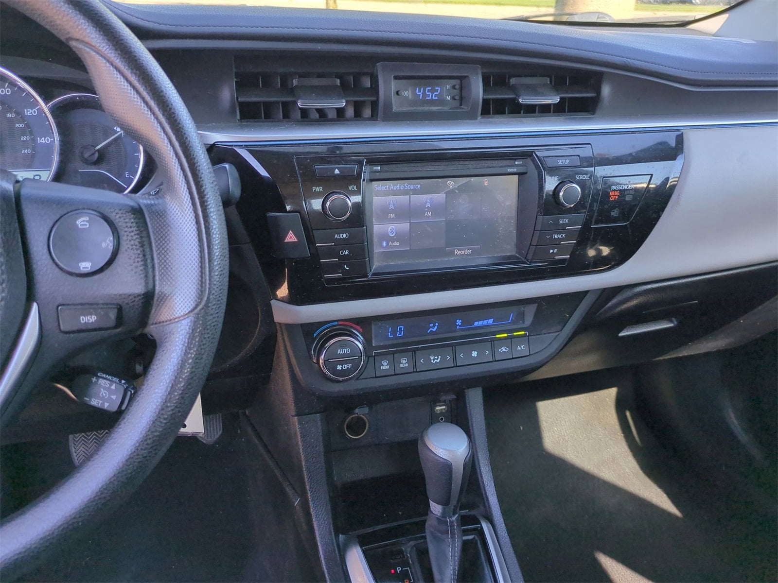 Thumbnail: 2015 Toyota Corolla - 25