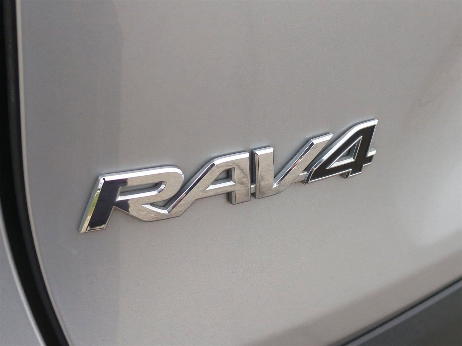 Thumbnail: 2020 Toyota RAV4 - 13