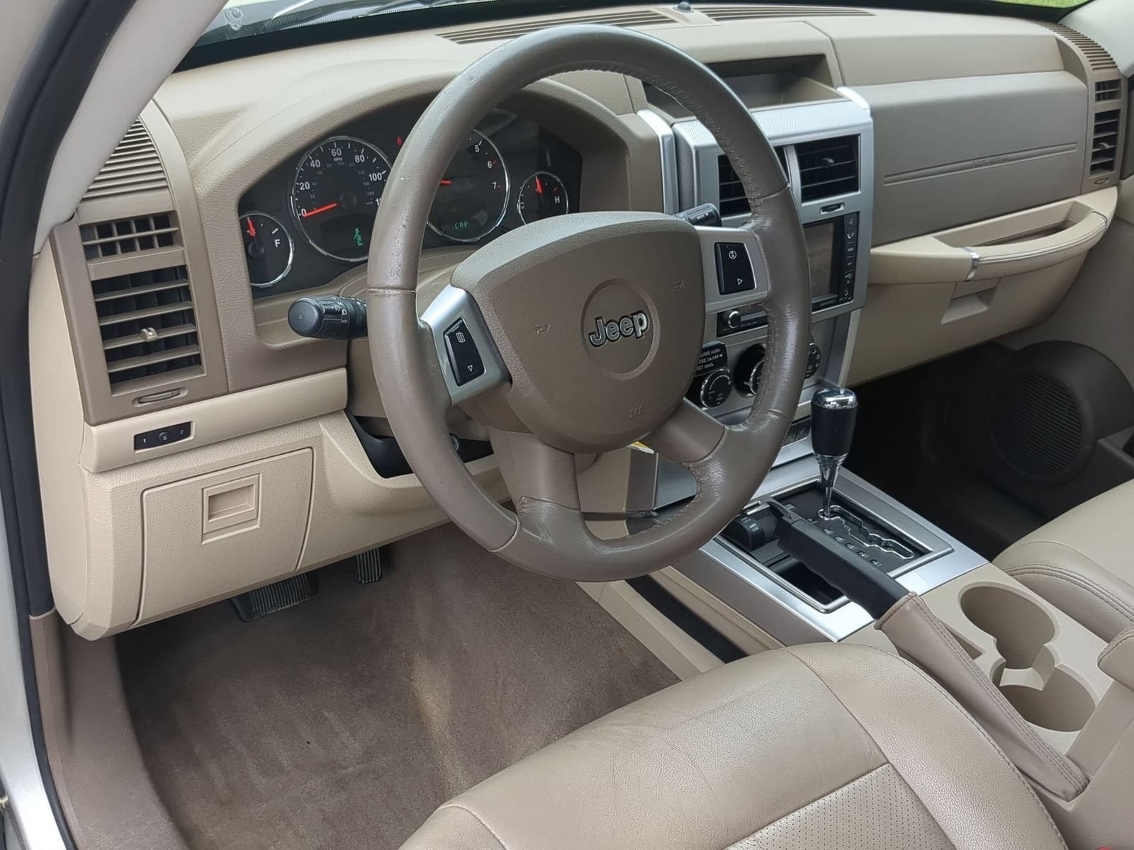 Thumbnail: 2009 Jeep Liberty - 10