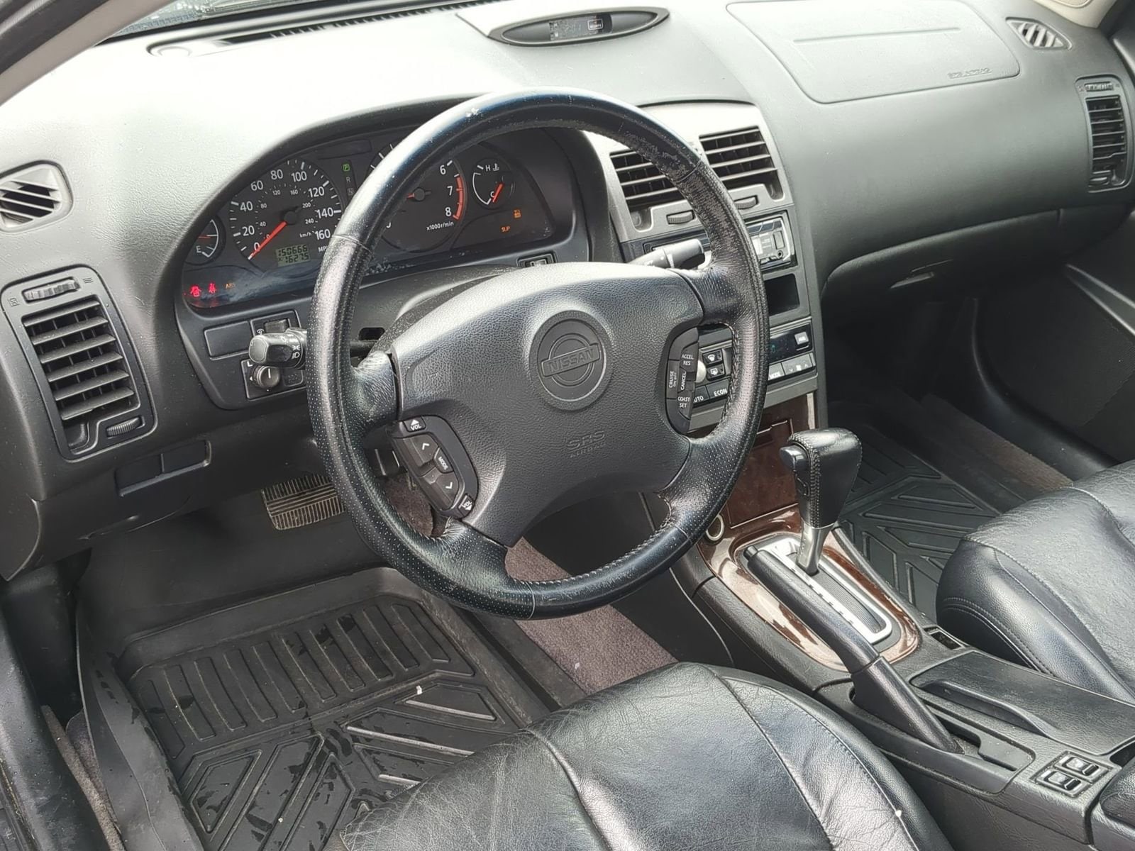 Thumbnail: 2001 Nissan Maxima - 10