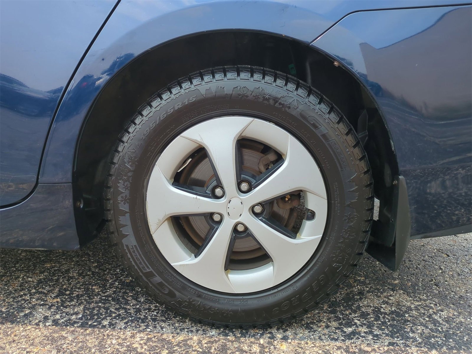 Thumbnail: 2013 Toyota Prius - 13