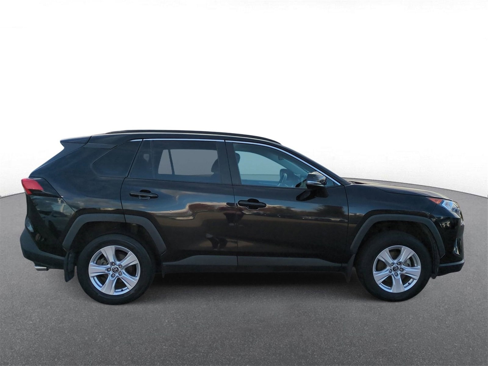 Thumbnail: 2020 Toyota RAV4 - 9