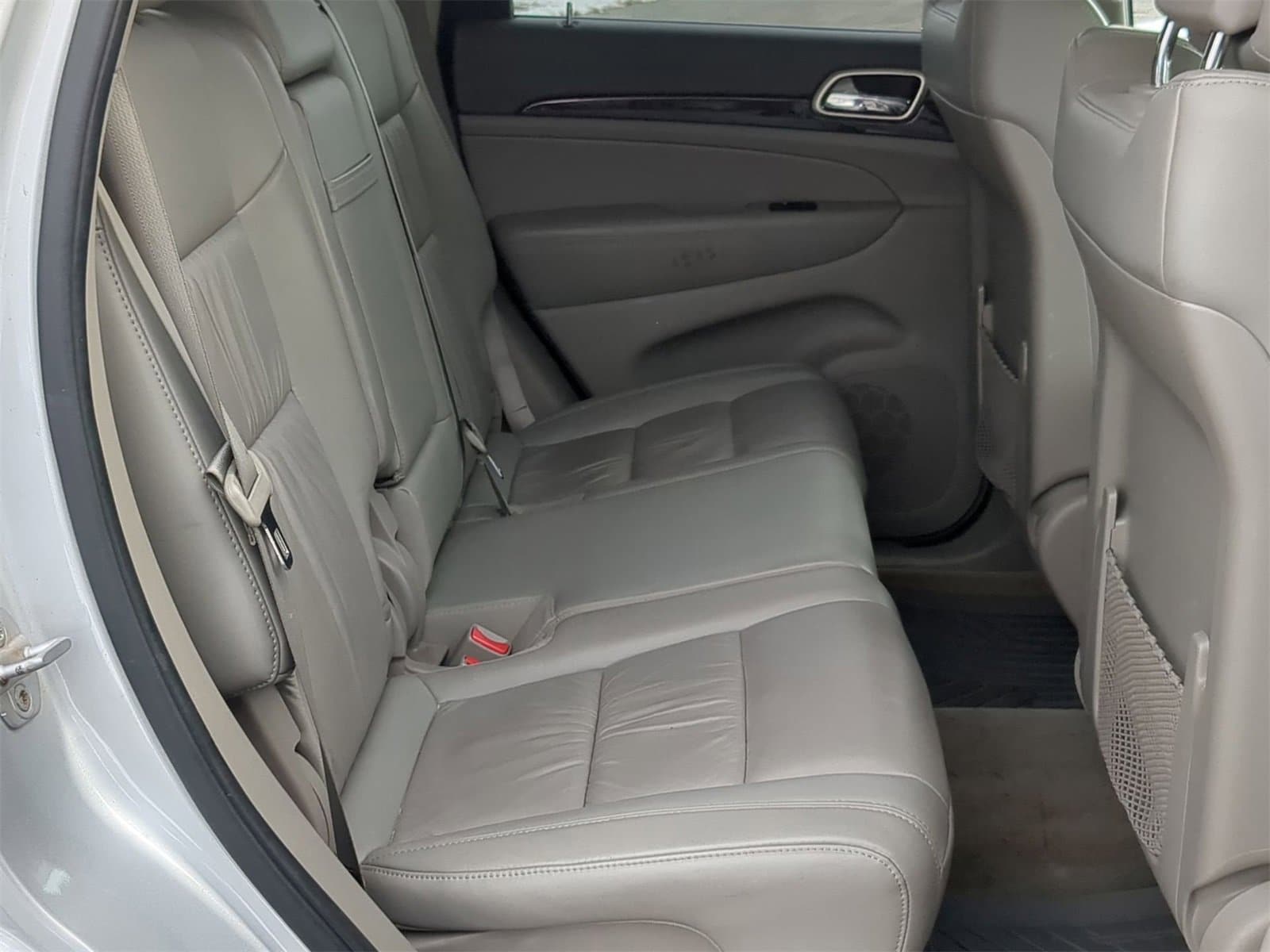 Thumbnail: 2011 Jeep Grand Cherokee - 27