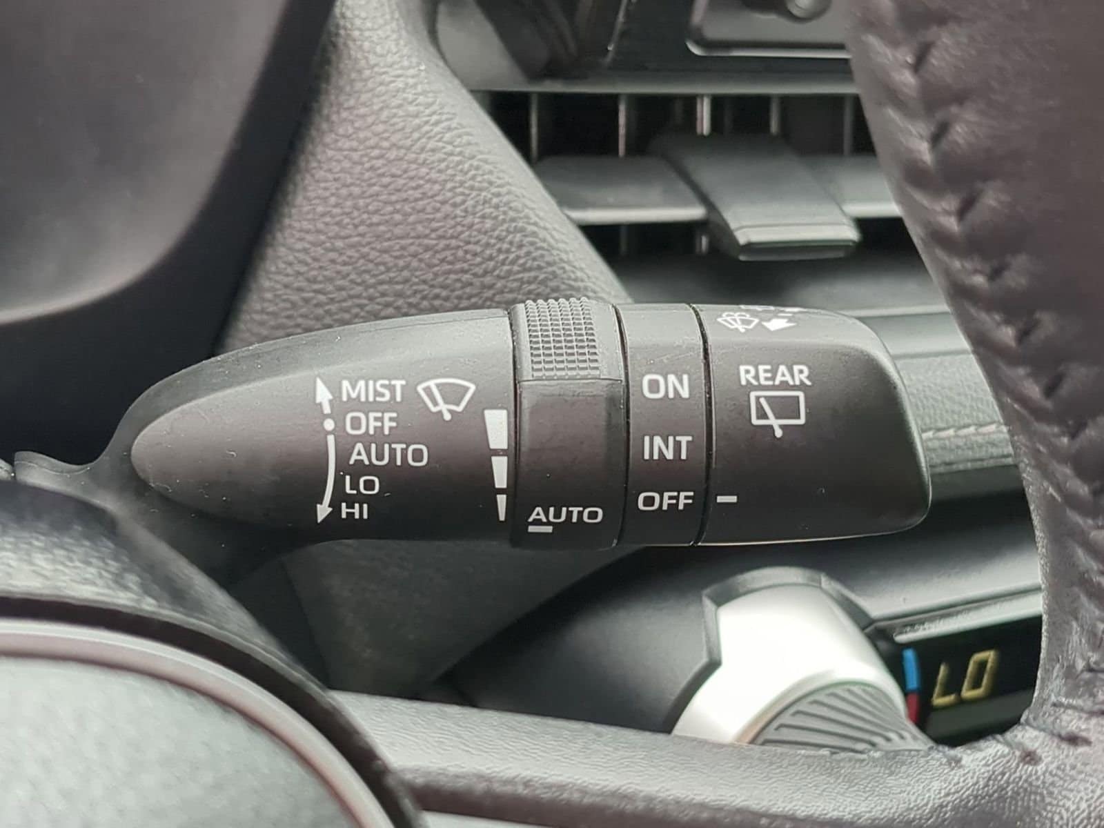 Thumbnail: 2021 Toyota RAV4 - 25