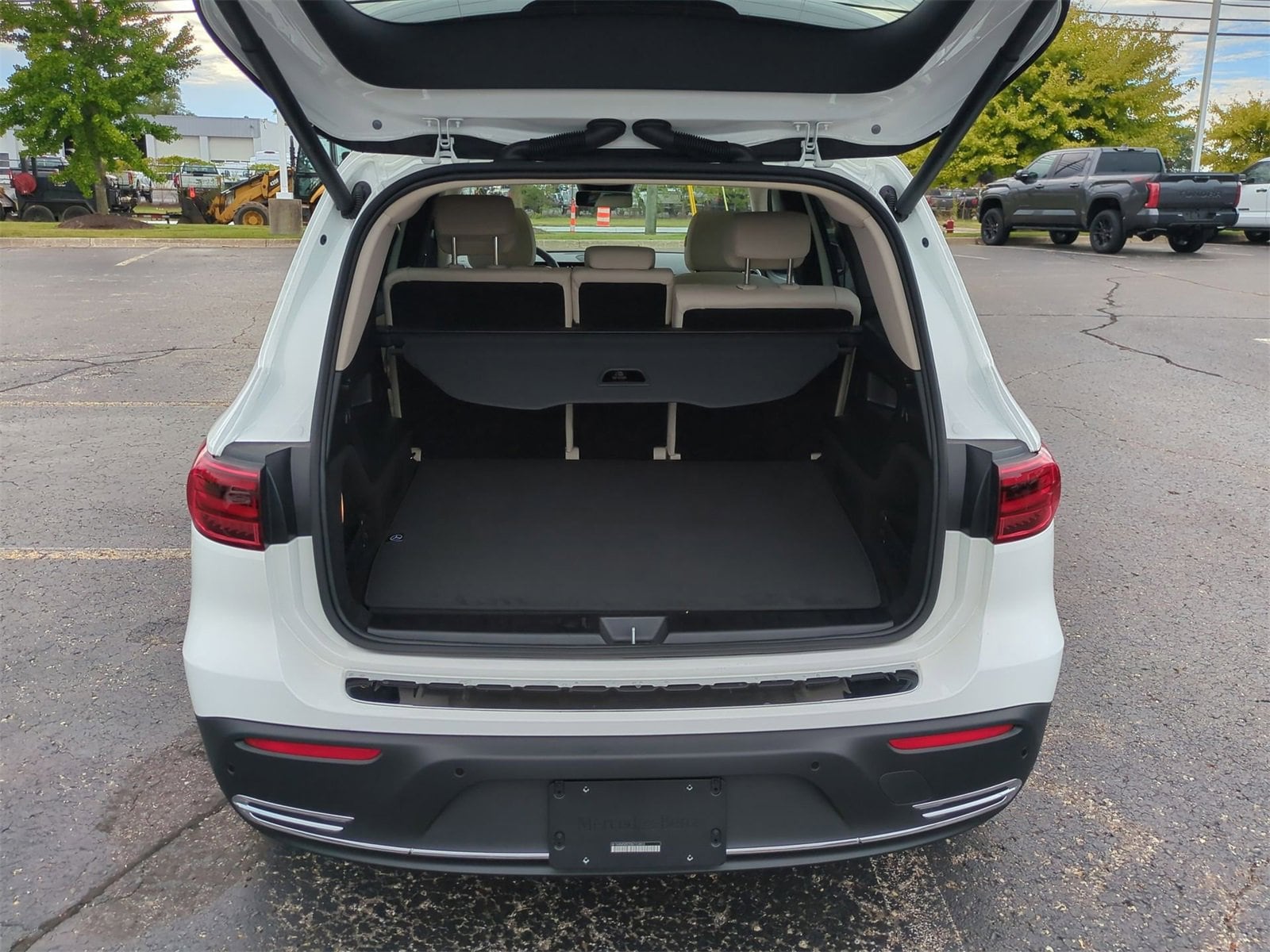 Thumbnail: 2025 Mercedes-Benz EQB - 33