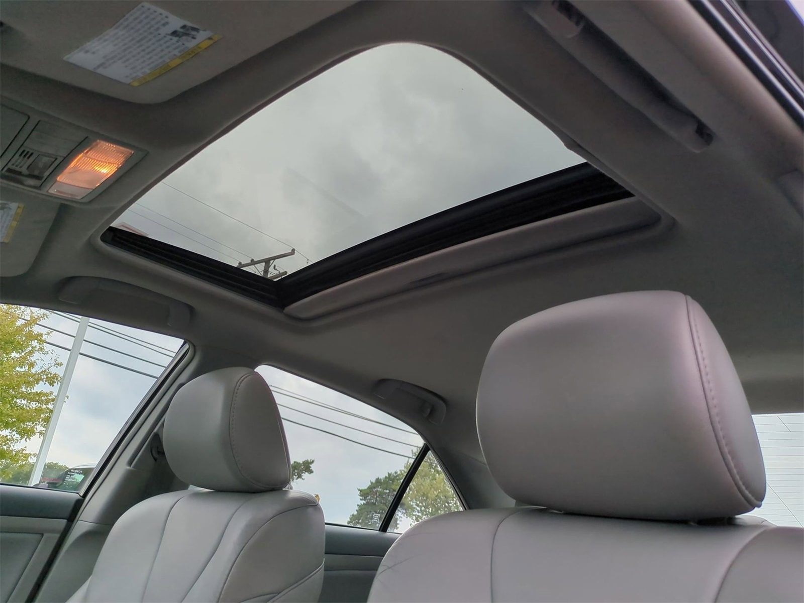 Thumbnail: 2010 Toyota Camry - 19