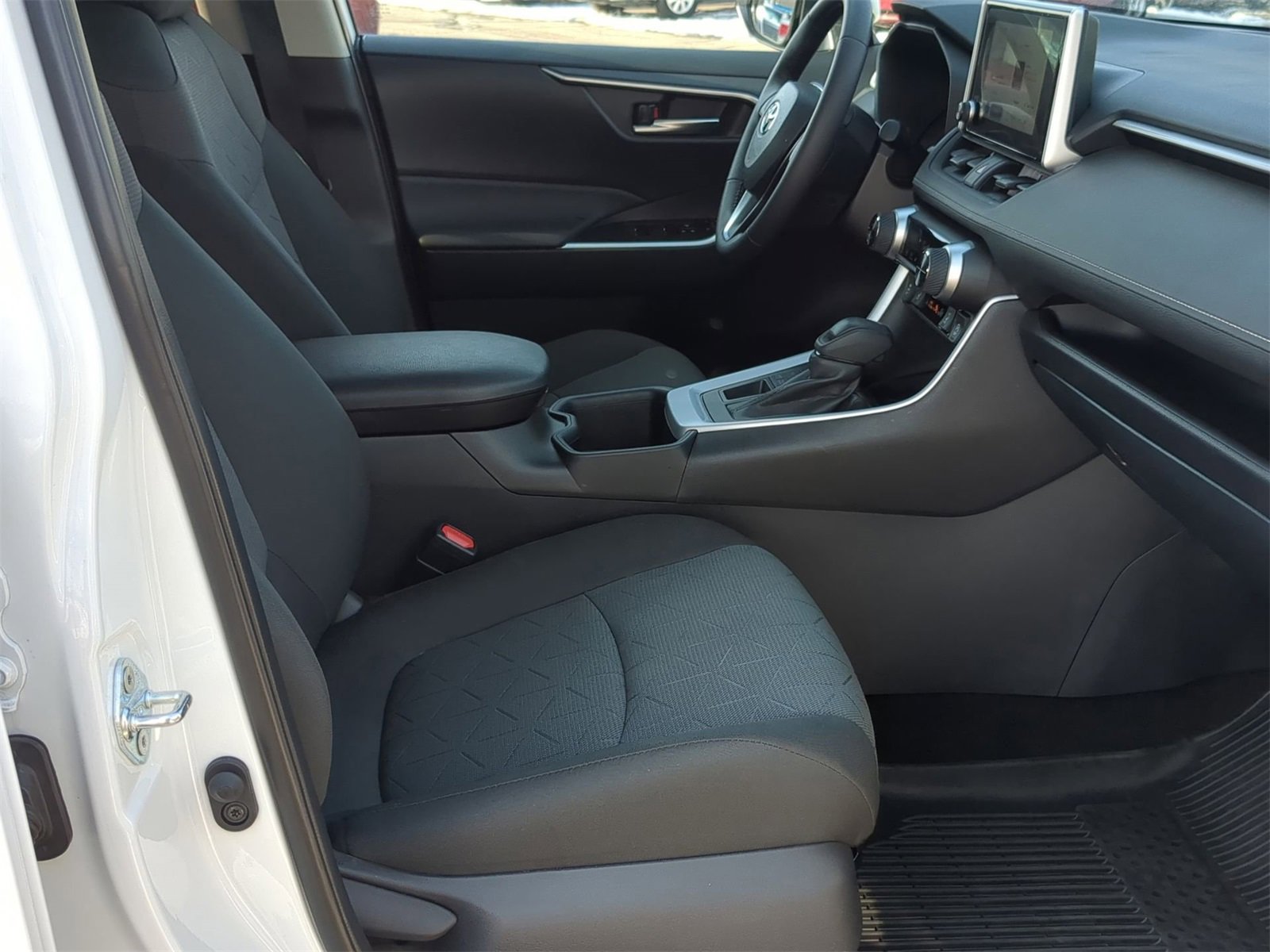 Thumbnail: 2025 Toyota RAV4 - 28