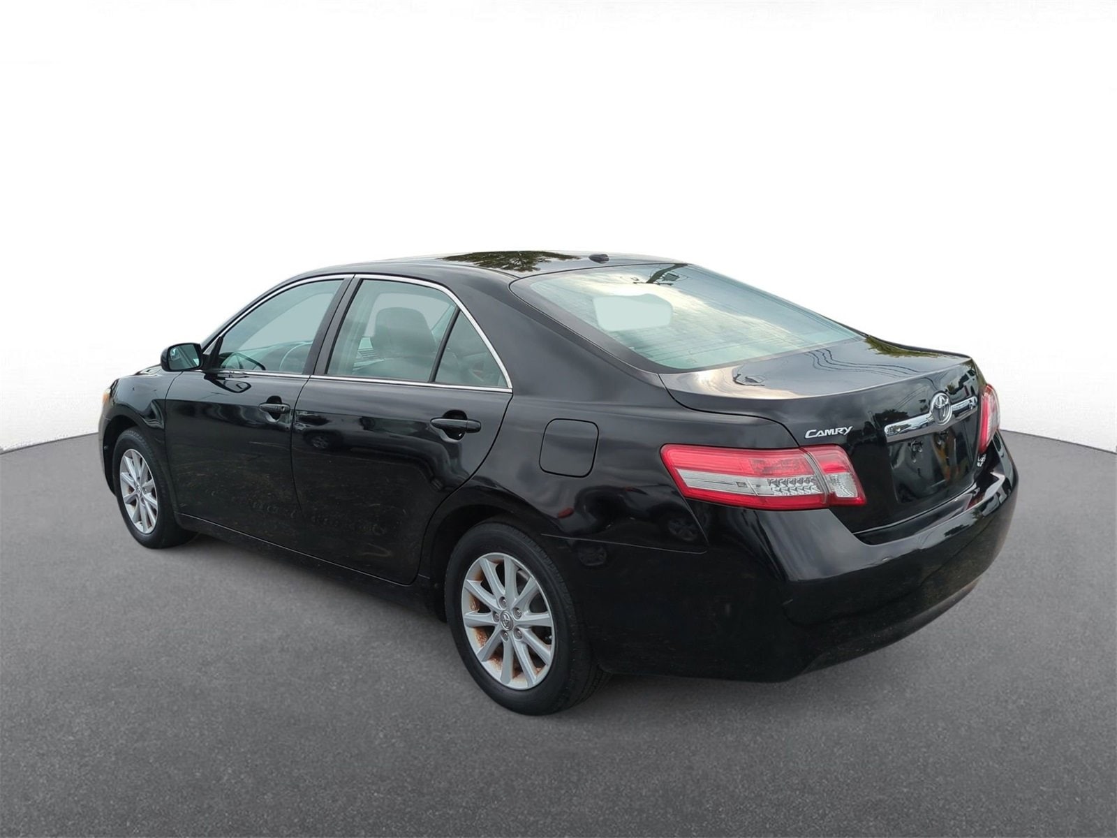 Thumbnail: 2010 Toyota Camry - 6