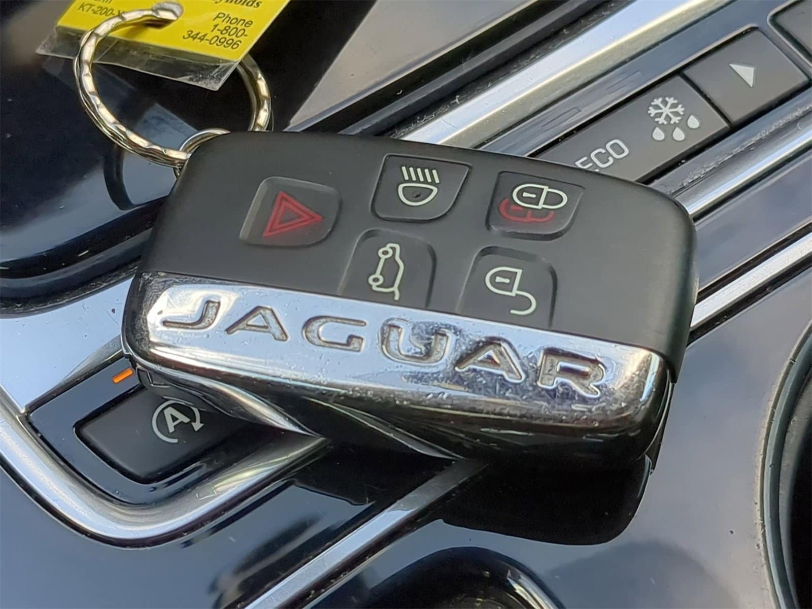 Thumbnail: 2017 Jaguar F-Pace - 40