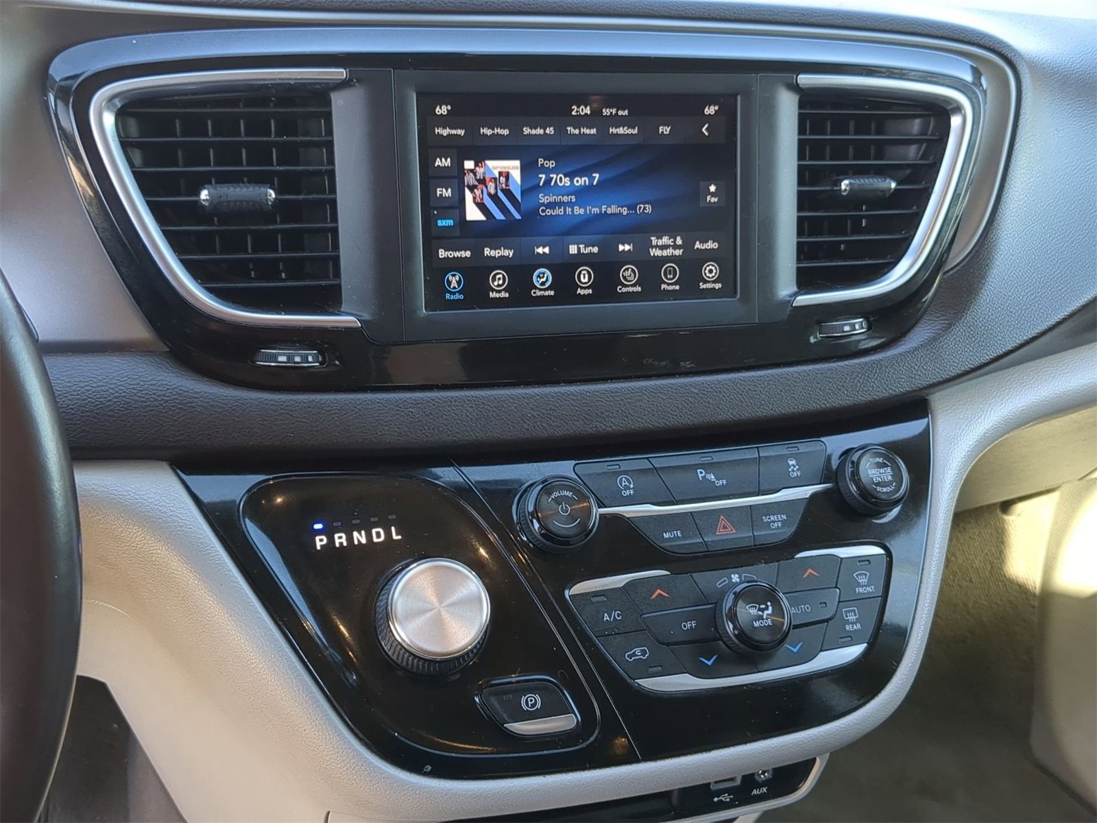 Thumbnail: 2018 Chrysler Pacifica - 27