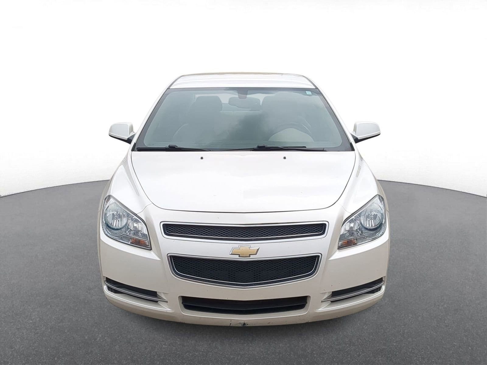 Thumbnail: 2010 Chevrolet Malibu - 3