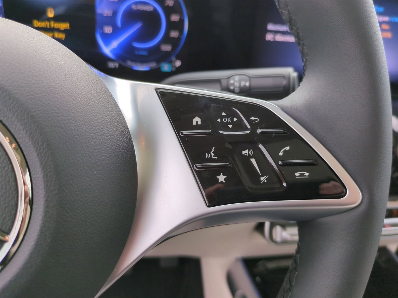 Thumbnail: 2025 Mercedes-Benz EQB - 25