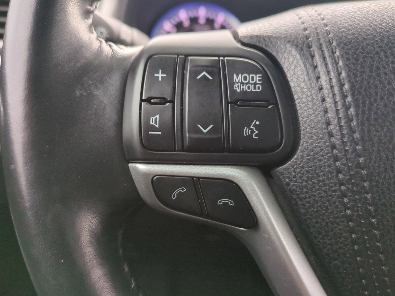 Thumbnail: 2017 Toyota Highlander - 24