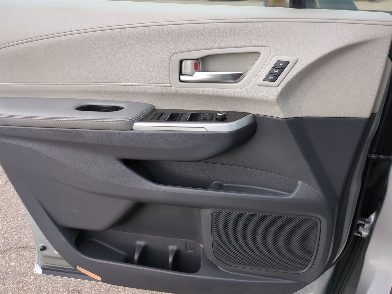 Thumbnail: 2024 Toyota Sienna - 30