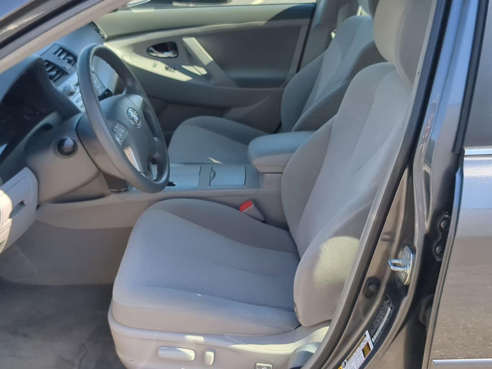 Thumbnail: 2010 Toyota Camry - 16
