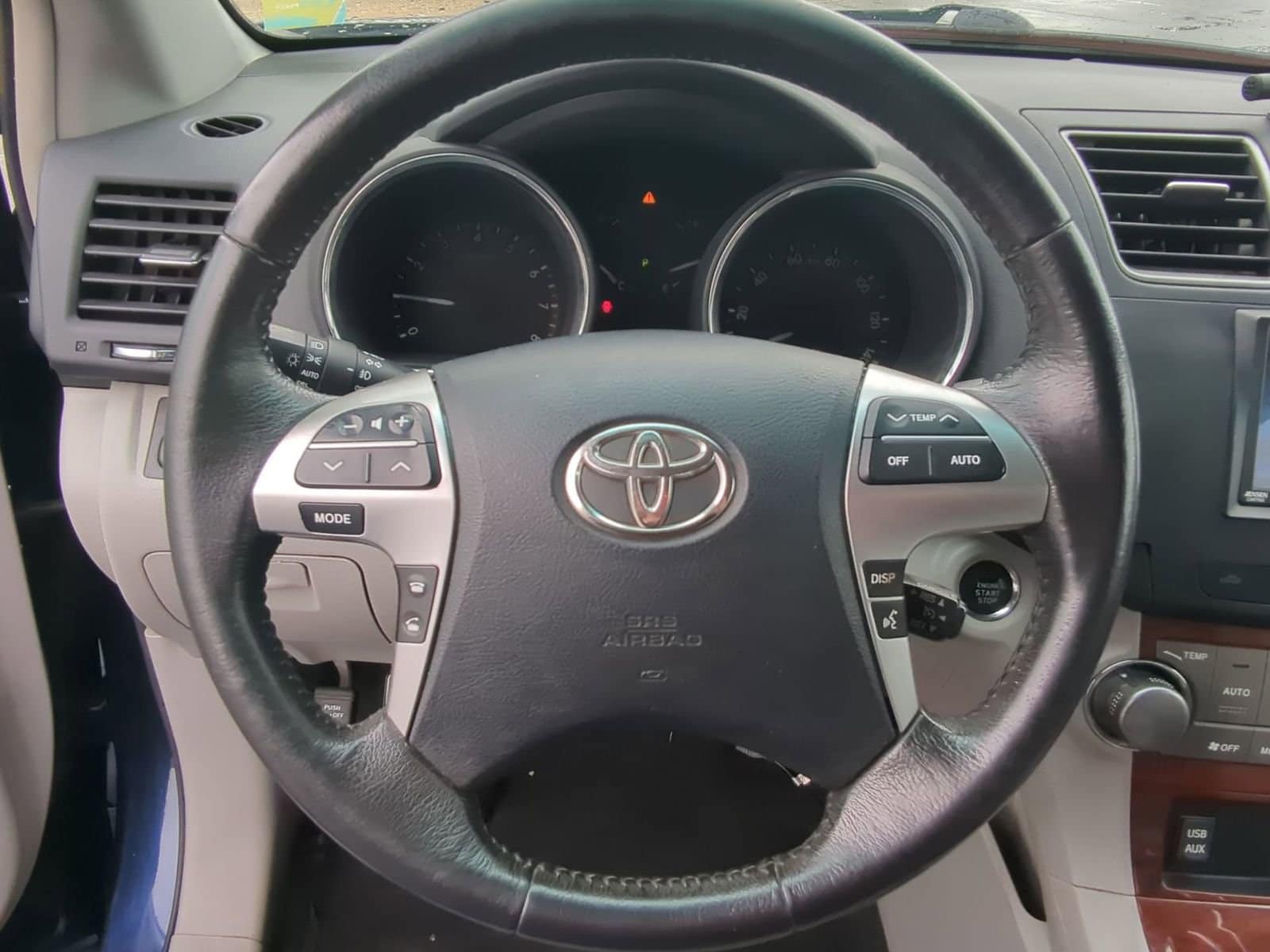 Thumbnail: 2012 Toyota Highlander - 22