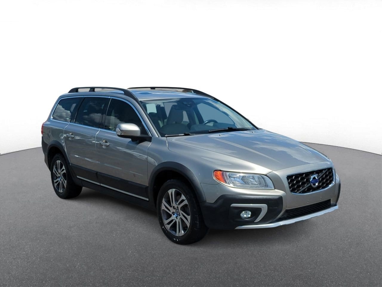 Used 2015 Volvo XC70 Premier with VIN YV440MBK1F1213109 for sale in Troy, MI