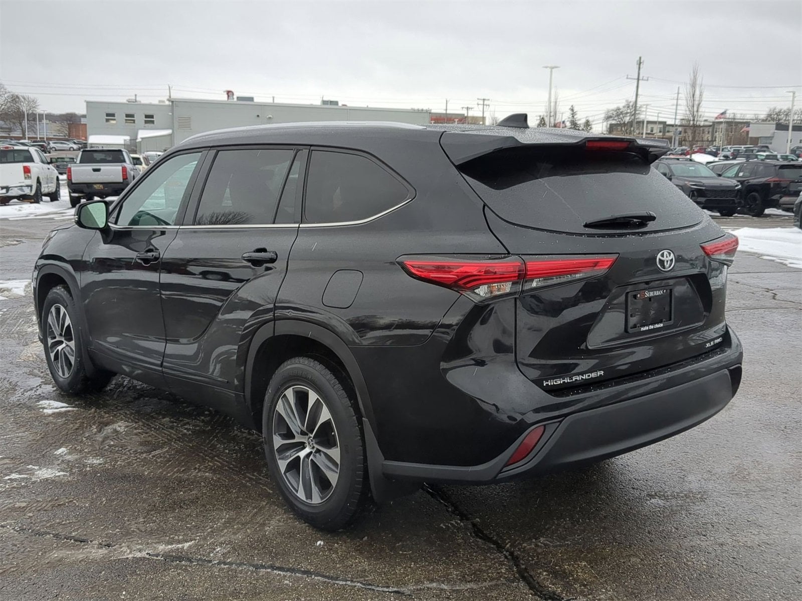 Thumbnail: 2023 Toyota Highlander - 12