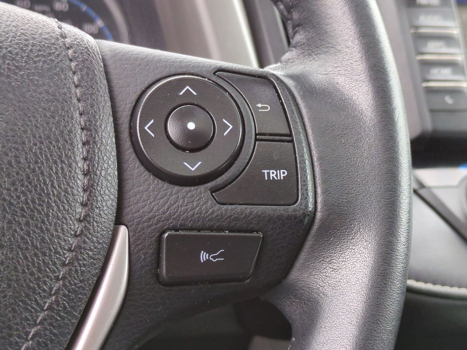 Thumbnail: 2017 Toyota RAV4 - 26