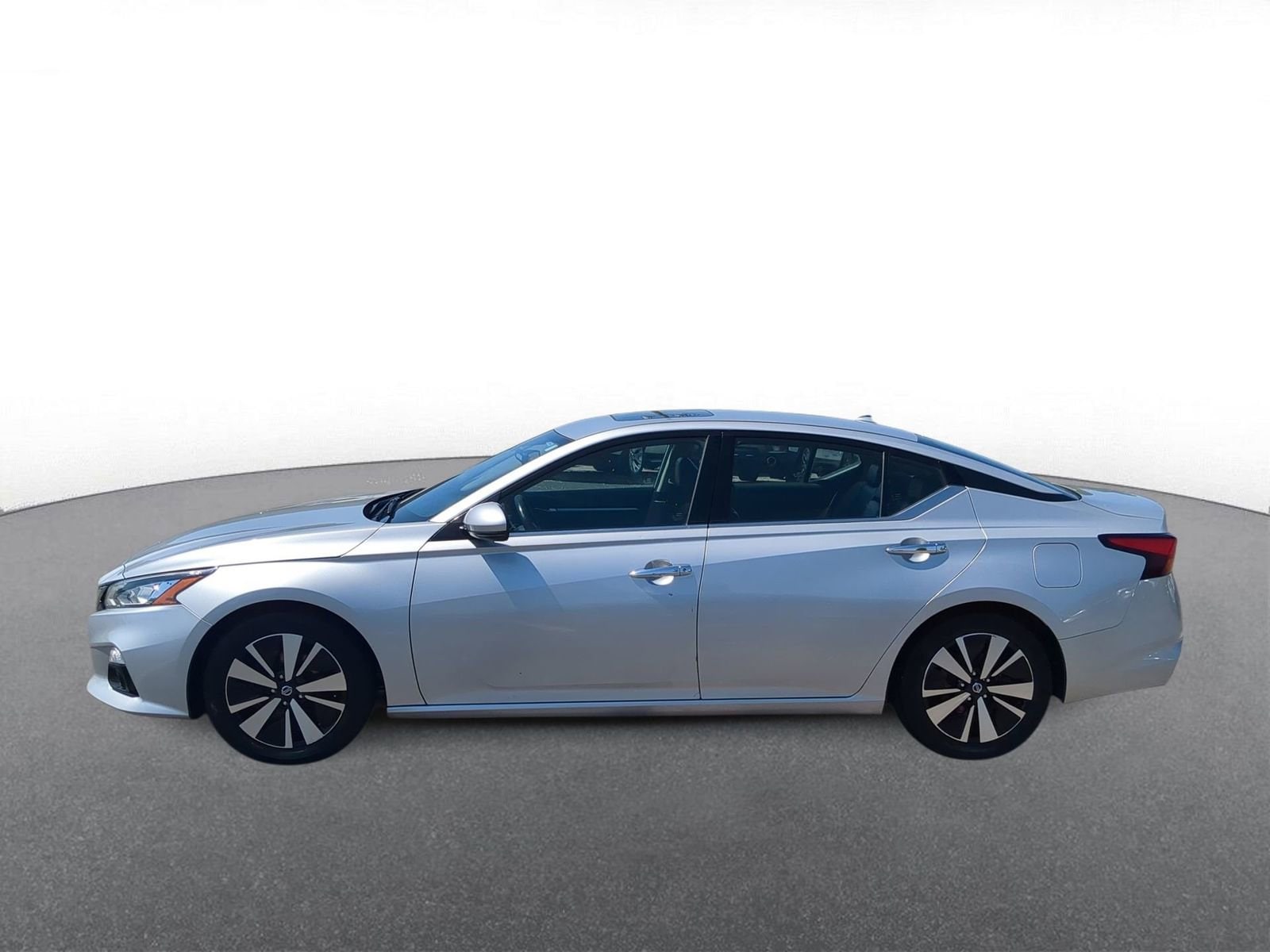 Thumbnail: 2019 Nissan Altima - 5