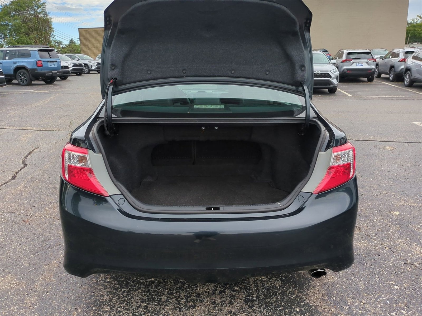Thumbnail: 2012 Toyota Camry - 33