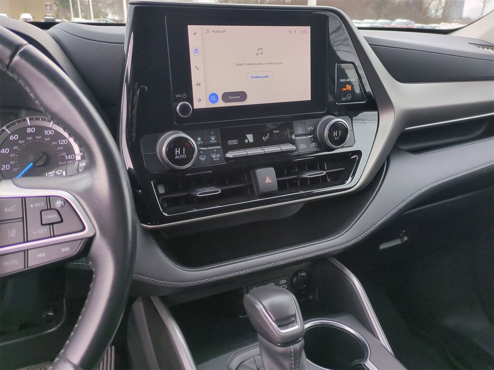 Thumbnail: 2023 Toyota Highlander - 27