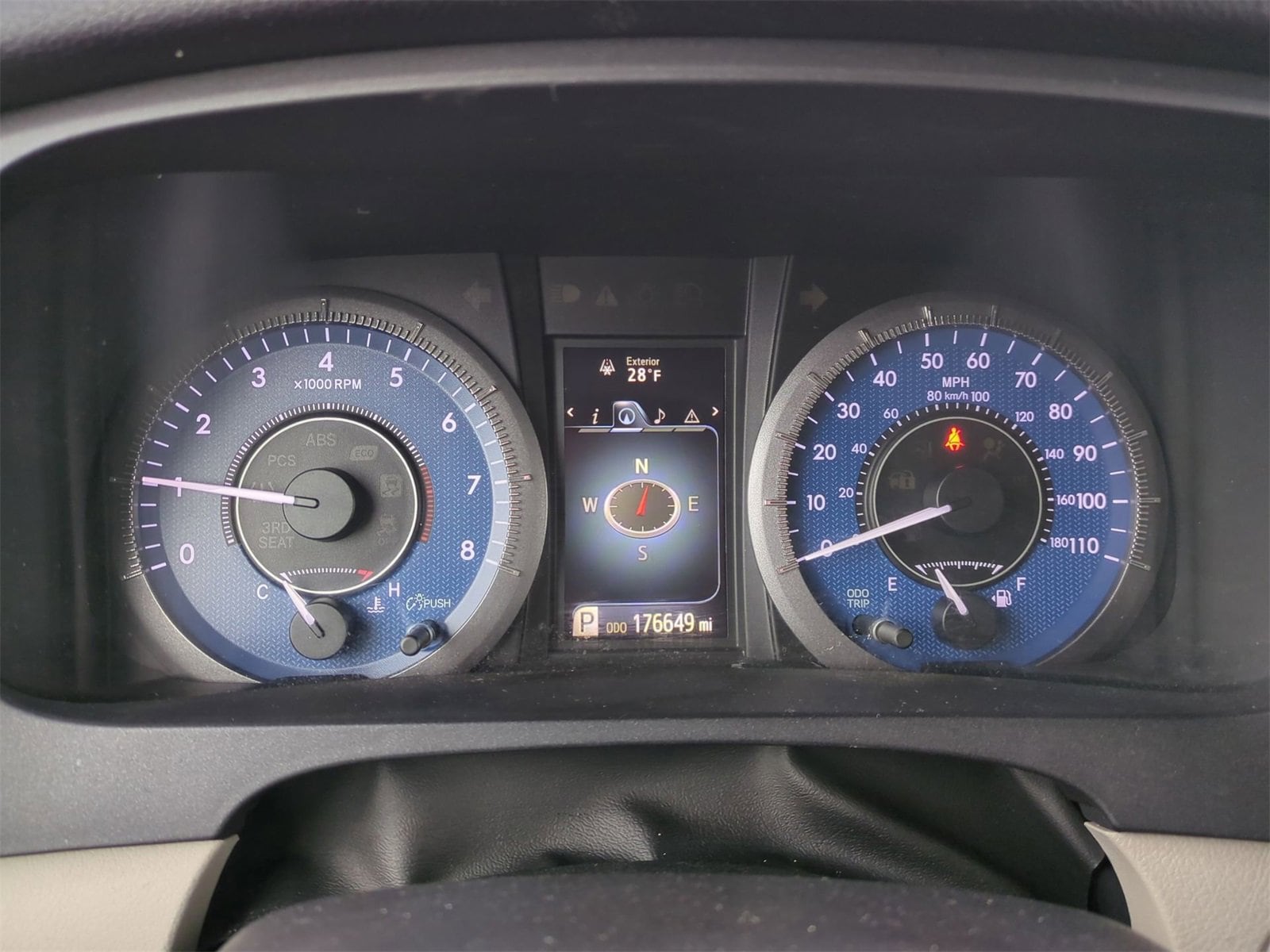 Thumbnail: 2015 Toyota Sienna - 33