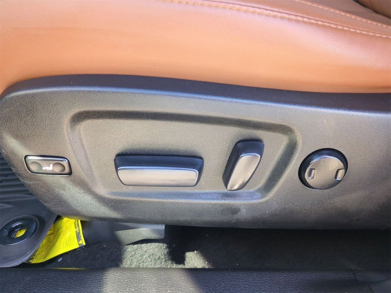 Thumbnail: 2019 Toyota Highlander - 17